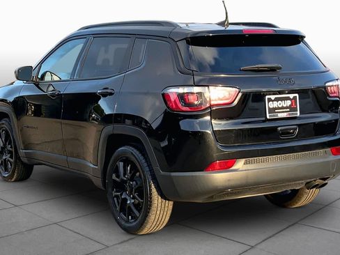 Used 2022 Jeep Compass Latitude FWD image 12