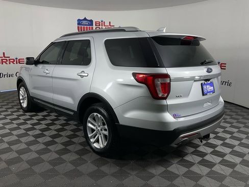 Used 2017 Ford Explorer XLT image 5