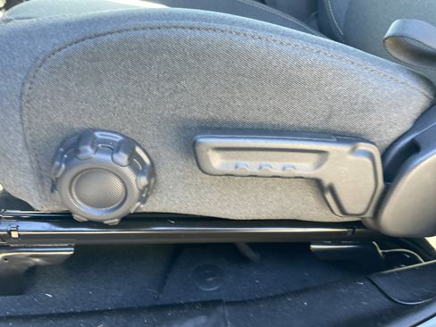 Used 2025 Jeep Wrangler Sport S w/ Convenience Group image 35