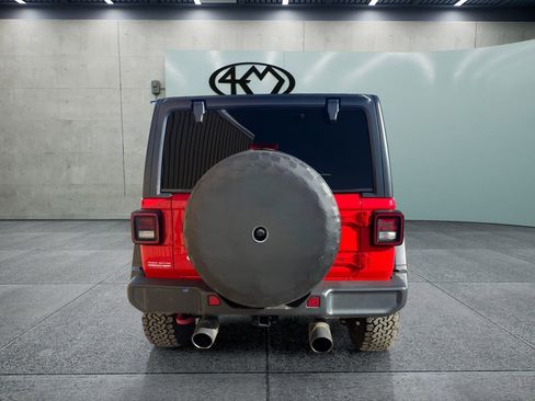 Used 2018 Jeep Wrangler Unlimited Rubicon AWD/4WD image 3
