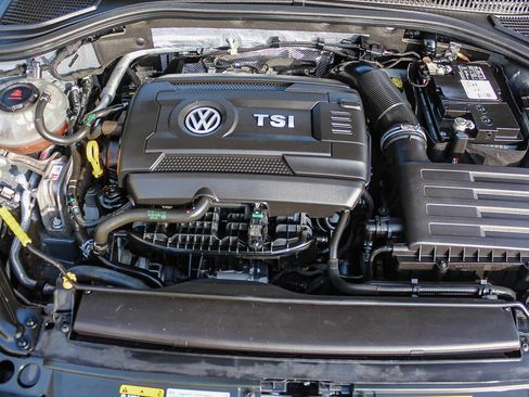 Used 2021 Volkswagen Jetta GLI Autobahn image 28