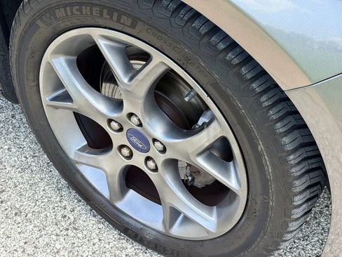 Used 2014 Ford Focus SE w/ Equipment Group 201A FWD image 7