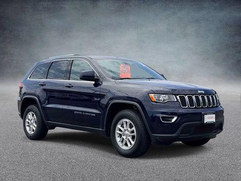 Used 2018 Jeep Grand Cherokee Laredo AWD/4WD image 1