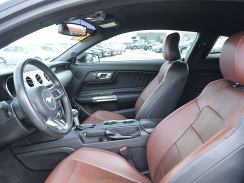 Used 2015 Ford Mustang Premium image 24
