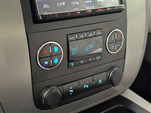 Used 2011 Chevrolet Avalanche LT w/ Luxury Package image 29