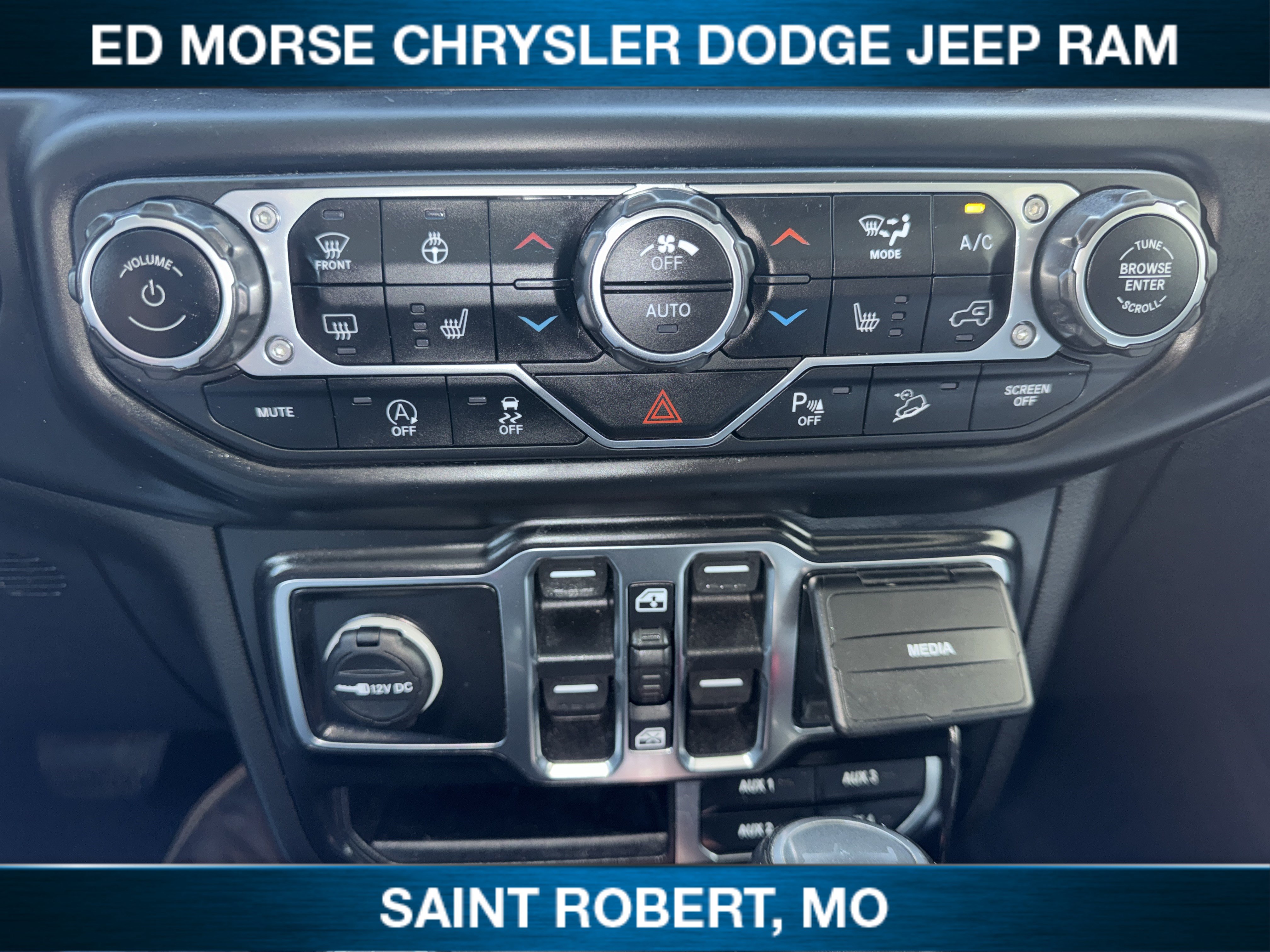 Used 2021 Jeep Wrangler Unlimited Sahara AWD/4WD image 16