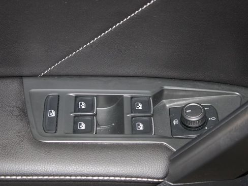 Used 2024 Volkswagen Tiguan SE R-Line AWD/4WD image 7