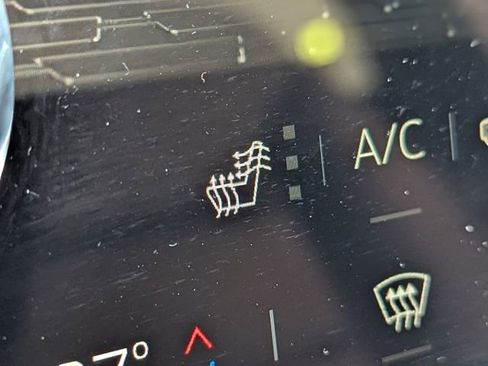 Used 2024 GMC Acadia Elevation image 23