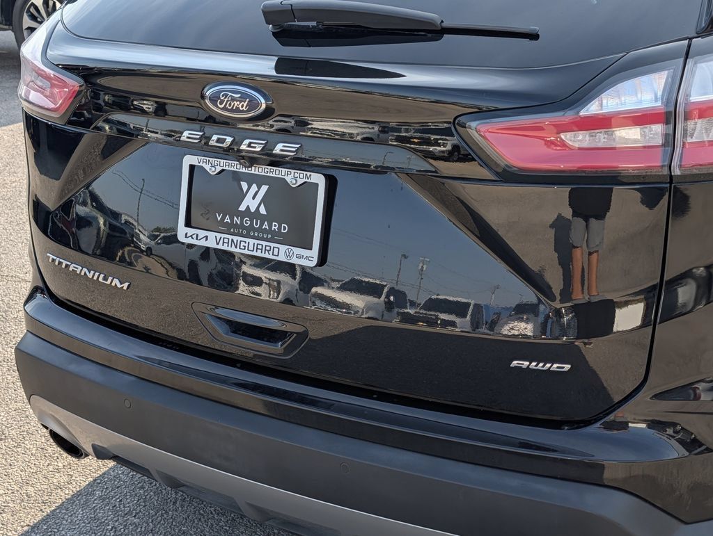 Used 2022 Ford Edge Titanium AWD/4WD image 7