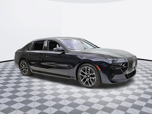 Used 2023 BMW i7 xDrive60 AWD/4WD image 16