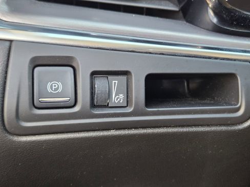 Used 2017 Cadillac XT5 Premium Luxury image 28