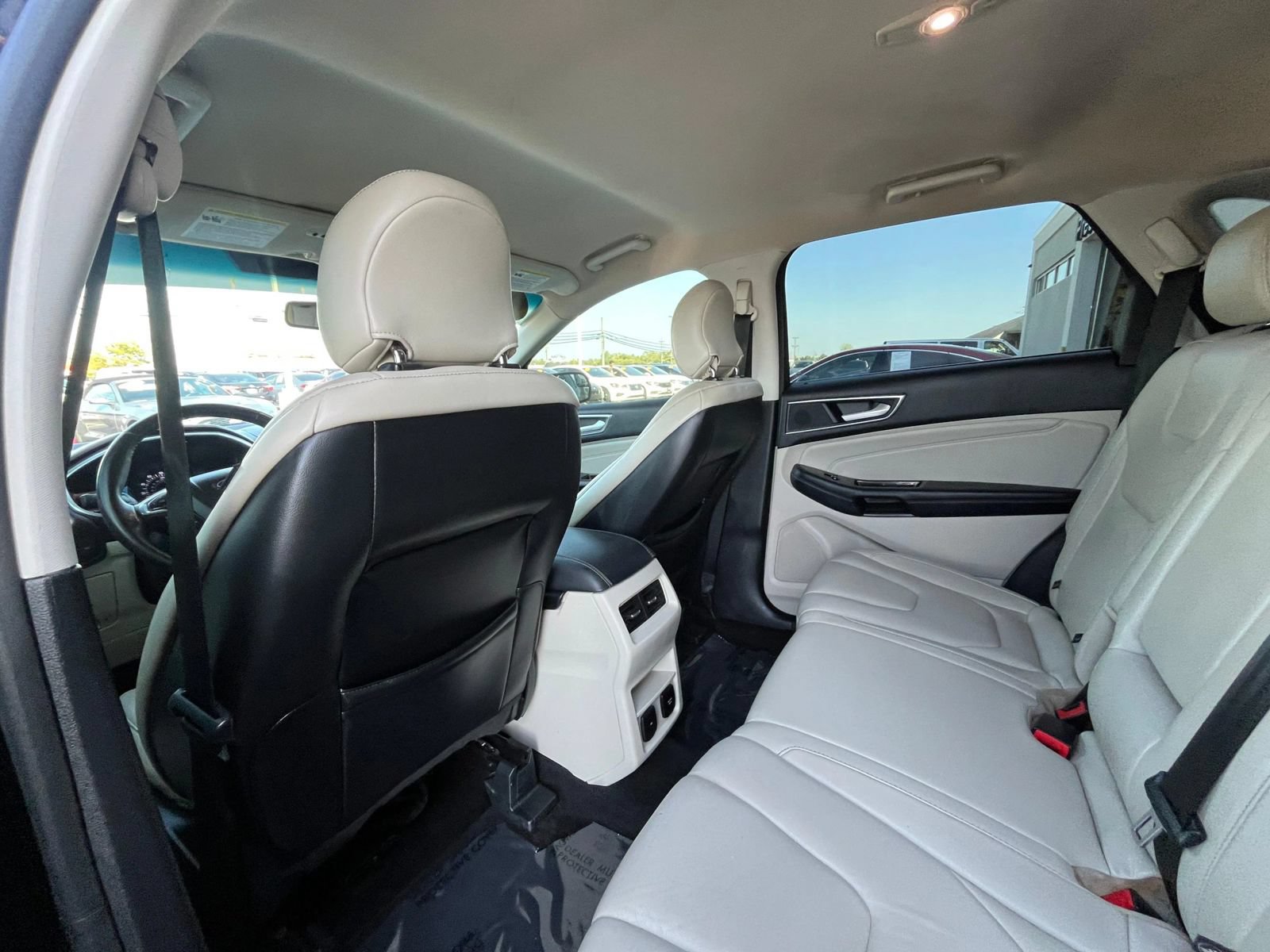 Used 2018 Ford Edge Titanium w/ Technology Package AWD/4WD image 31