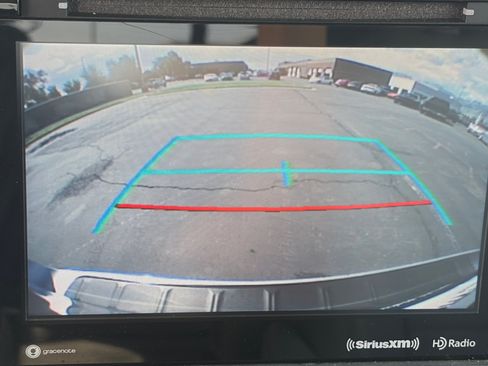Used 2018 Toyota Sienna XLE FWD image 17