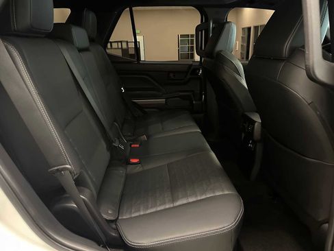 Certified 2025 Toyota 4Runner TRD Off-Road Premium AWD/4WD image 25