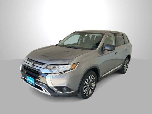 Used 2020 Mitsubishi Outlander ES AWD/4WD image 1