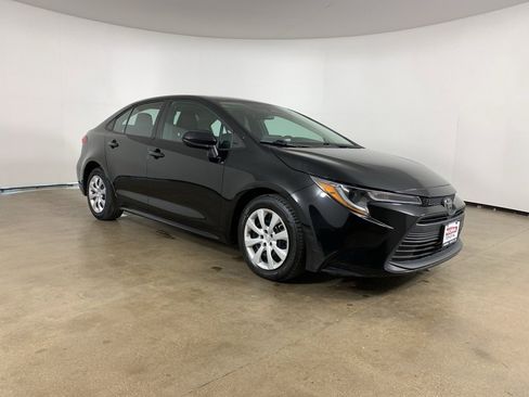 Used 2023 Toyota Corolla LE image 5
