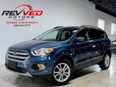 Used 2018 Ford Escape SE FWD image 1