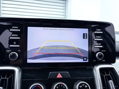 Used 2021 Kia Sorento LX image 4