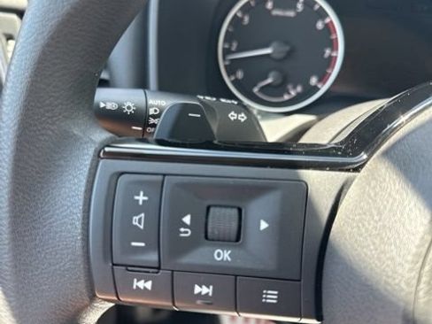 Used 2023 Nissan Rogue SV AWD/4WD image 28