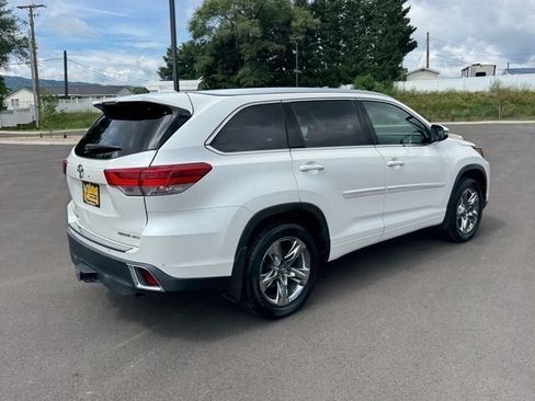 Used 2019 Toyota Highlander Limited Platinum AWD/4WD image 3