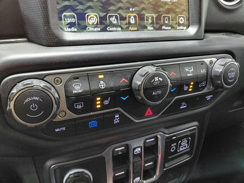 Certified 2021 Jeep Wrangler Unlimited Sahara w/ Cold Weather Group image 41