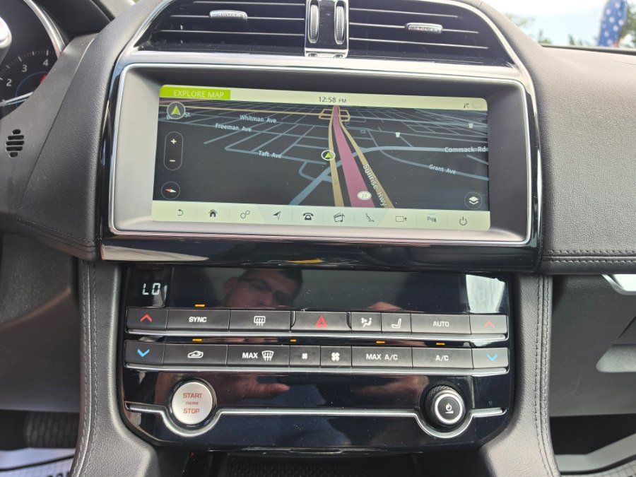 Used 2020 Jaguar F-PACE Prestige AWD/4WD image 19