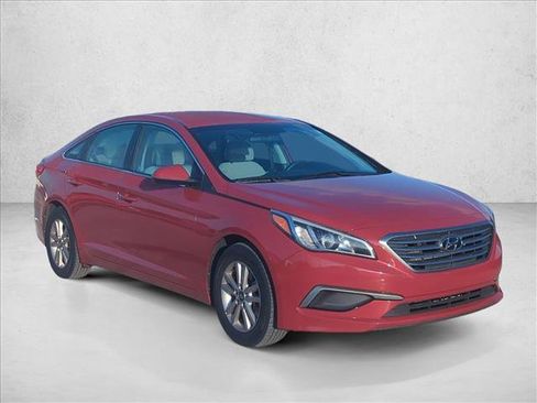 Used 2016 Hyundai Sonata SE image 3