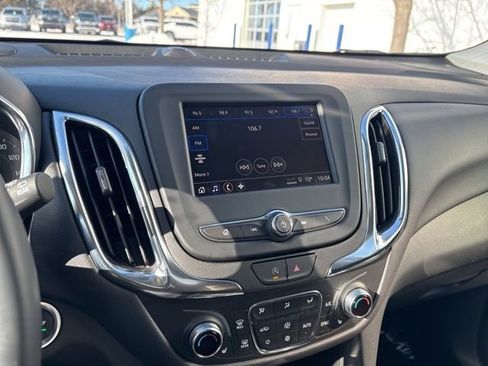 Used 2023 Chevrolet Equinox LT image 17