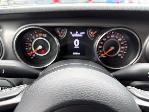 Certified 2021 Jeep Gladiator Overland AWD/4WD image 17