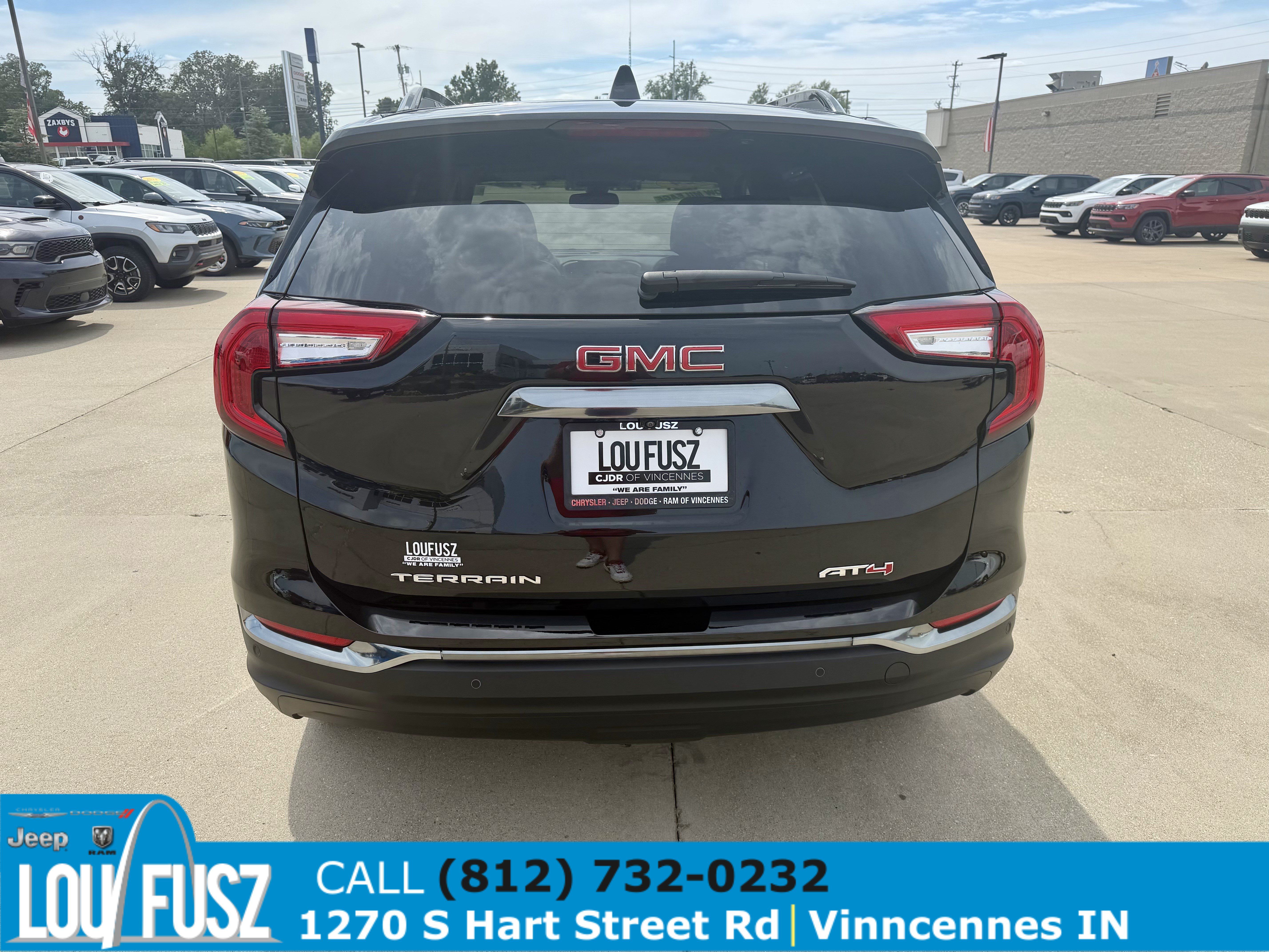 Used 2024 GMC Terrain AT4 AWD/4WD image 6