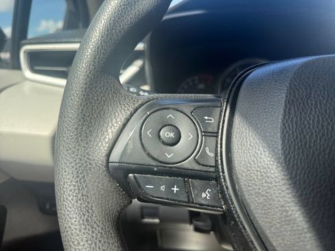 Used 2020 Toyota Corolla LE FWD image 22
