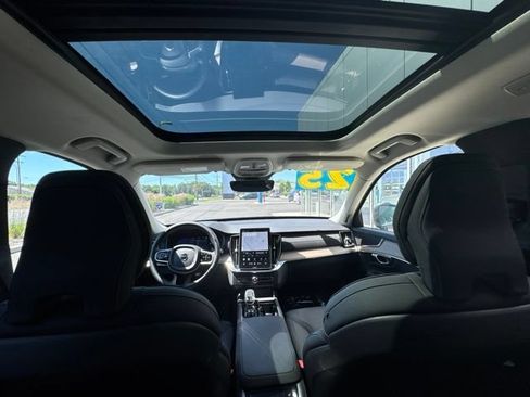 Certified 2025 Volvo XC90 B6 Plus AWD/4WD image 18