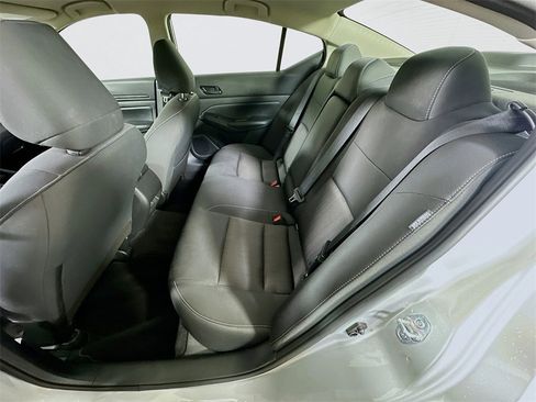 Used 2024 Nissan Altima 2.5 SV image 10