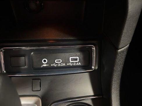 Used 2024 Subaru Ascent Premium w/ Convenience Package image 29