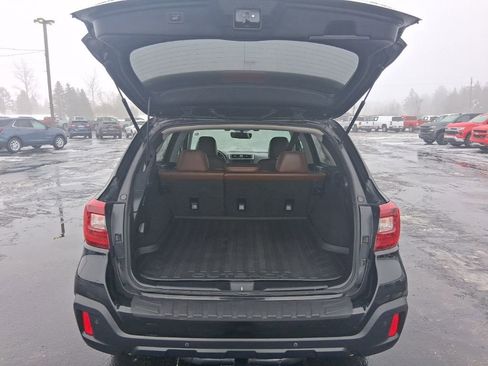 Used 2019 Subaru Outback 3.6R Touring image 14