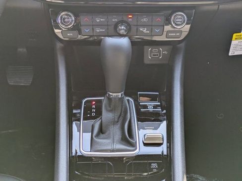New 2026 Jeep Compass Latitude w/ Sun and Sound Group AWD/4WD image 17