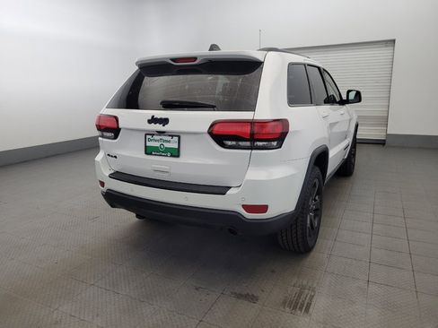Used 2018 Jeep Grand Cherokee Laredo AWD/4WD image 7