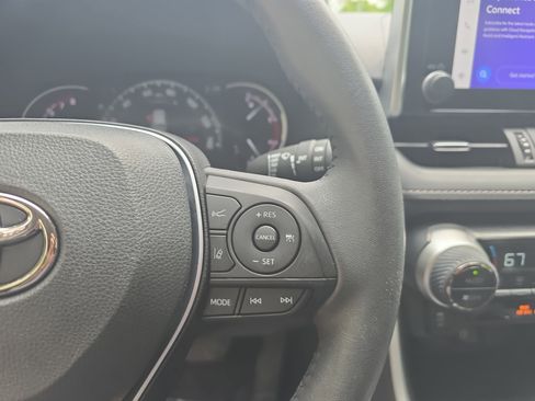Used 2023 Toyota RAV4 XLE Premium FWD image 17