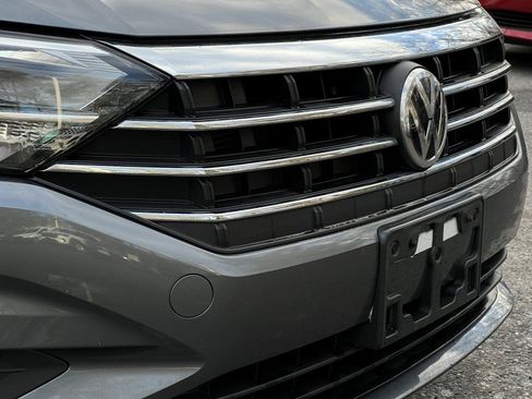 Used 2021 Volkswagen Jetta SE w/ SE Cold Weather Package image 7