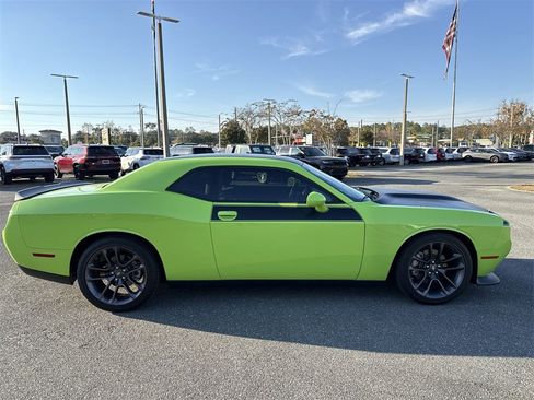 Used 2023 Dodge Challenger R/T w/ T/A Package image 2