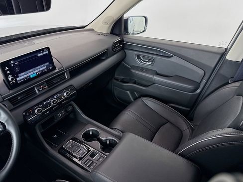 Used 2025 Honda Pilot Elite image 26