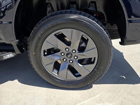 Used 2022 Ford F150 Lightning Lariat AWD/4WD image 30