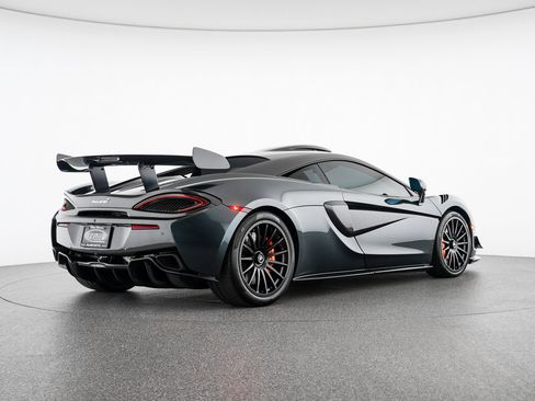 Used 2020 McLaren 620R RWD image 2