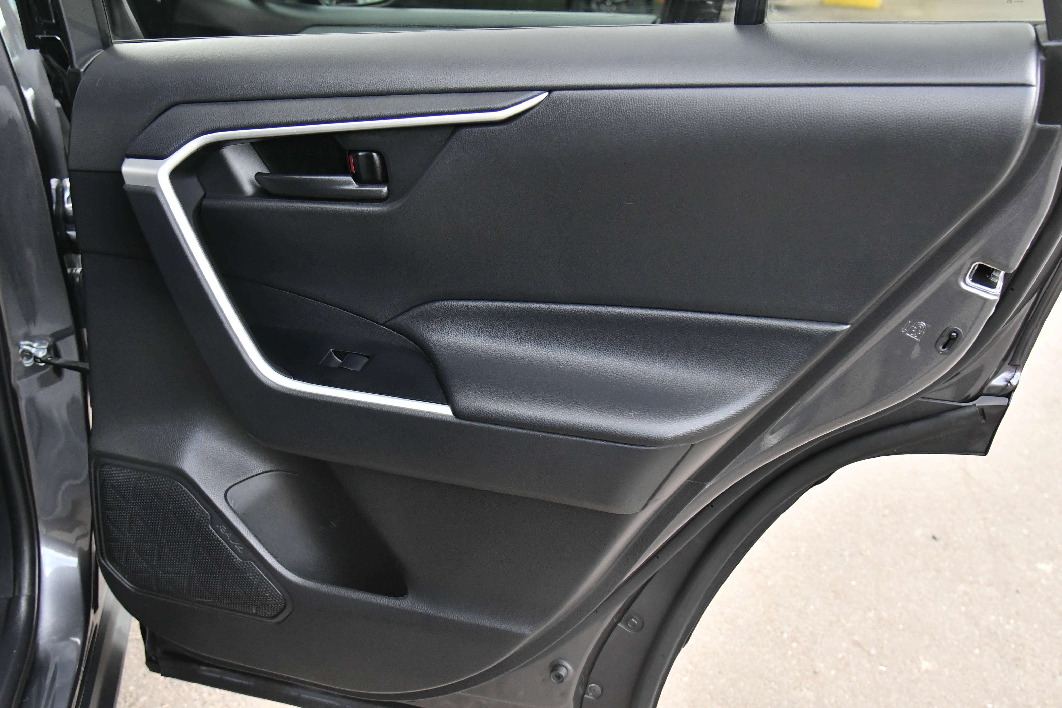 Used 2021 Toyota RAV4 LE FWD image 34