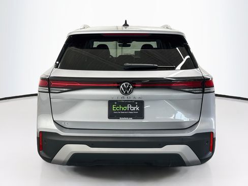 Used 2026 Volkswagen Tiguan SE FWD image 7