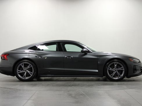Used 2023 Audi e-tron GT Premium Plus image 3