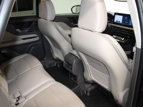 Used 2023 Lincoln Corsair Reserve w/ Jet Appearance Package AWD/4WD image 33