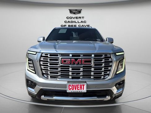 Used 2025 GMC Yukon XL Denali image 2