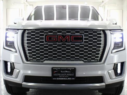 Used 2021 GMC Yukon Denali w/ Denali Premium Package image 29