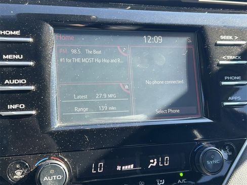 Used 2018 Toyota Camry XSE image 29